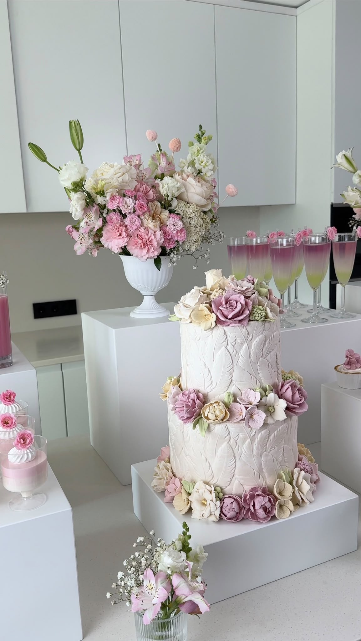 Zefir flowers decorating a celebration cake