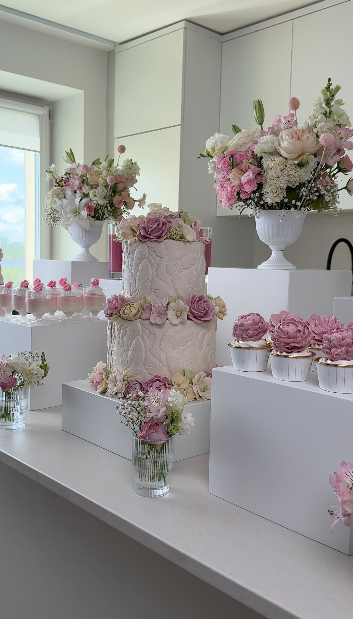 Zefir flowers arranged on a dessert table for an event