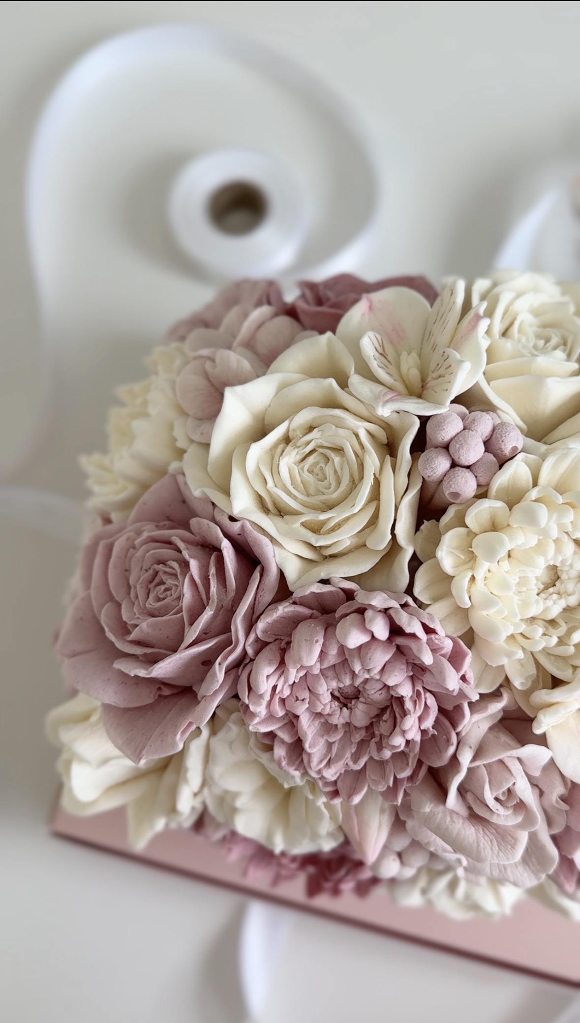 Zefir flower arrangement by Sweet Moments — gift box 5